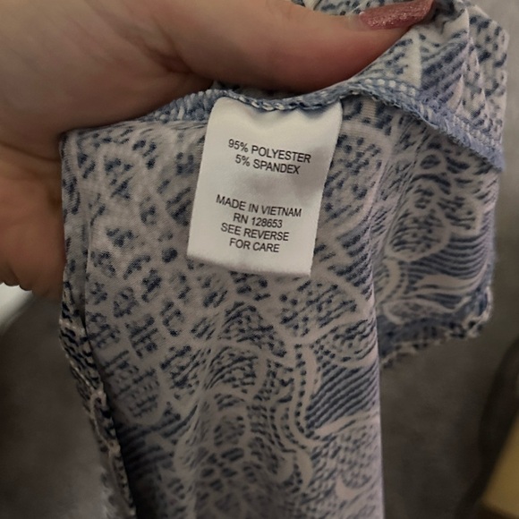 Elegant Blue and White Patterned Dress size small - Picture 9 of 9